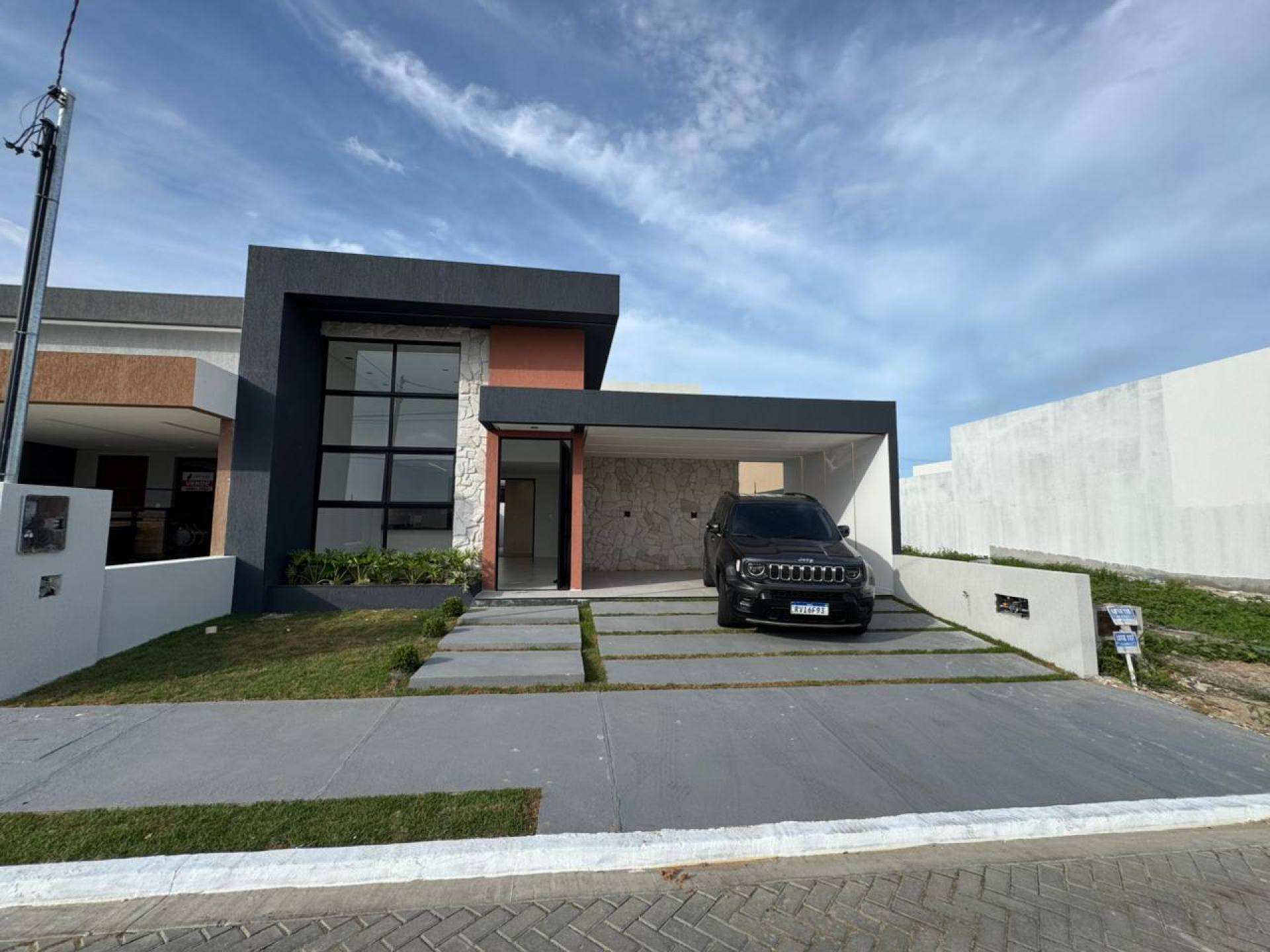 Casa Moderna no Condomínio Padang Beach – Barra dos Coqueiros