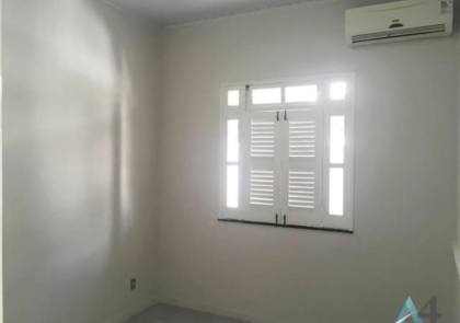 Casa à venda no Luzia-Conjunto Médici.