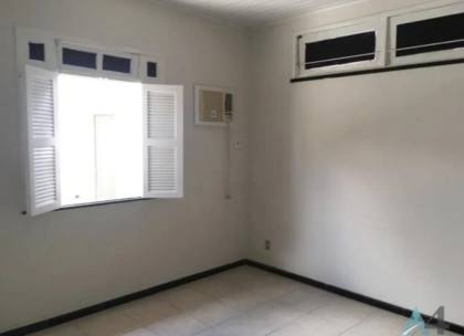 Casa à venda no Luzia-Conjunto Médici.