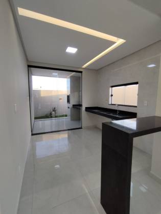 Casa Moderna com Pé Direito Alto no Condomínio Villaredo Barra – Viva Pé na Areia!