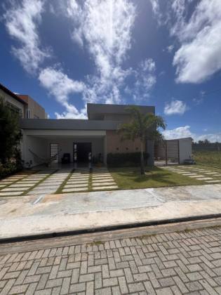 Excelente Casa no Condomínio Quintas da Barra