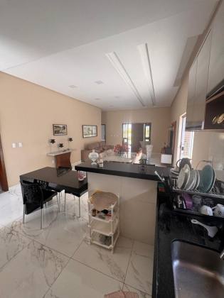 Excelente Casa no Condomínio Quintas da Barra