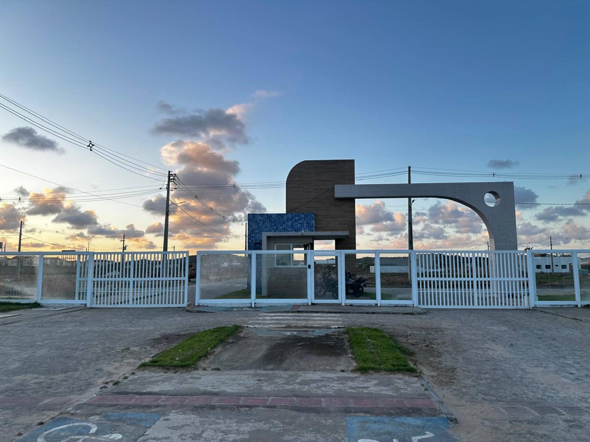 Lote à venda- Condomínio Luar da Aruana