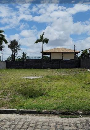 Lote à Venda no Condomínio Maikai