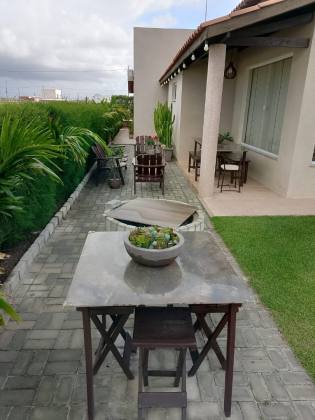 Casa de Luxo no Condomínio Fazenda Real II – Abaís