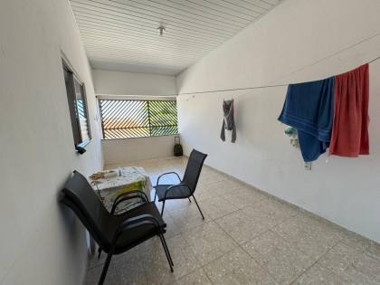 Casa em rua pública a venda com 2 pavimentos no Marcos Freire II