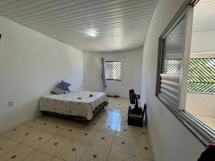 Casa em rua pública a venda com 2 pavimentos no Marcos Freire II