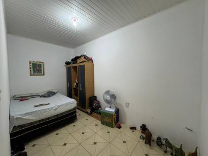 Casa em rua pública a venda com 2 pavimentos no Marcos Freire II