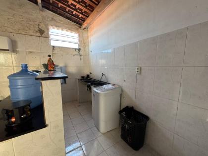 Casa em rua pública a venda com 2 pavimentos no Marcos Freire II