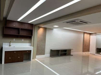 Apartamento a venda no Condomínio Renaissance - Alameda Das Árvores