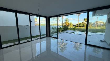 CASA À VENDA NO DAMHA - Barra dos Coqueiros