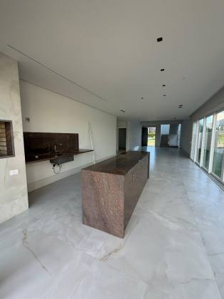 Casa de Alto padrão a venda no Damha com 4/4 Fundo Lago - Barra dos Coqueiros