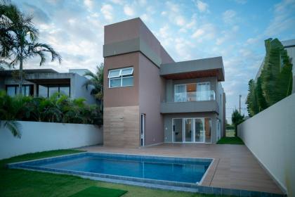 Casa de Alto padrão a venda no Damha com 4/4 Fundo Lago - Barra dos Coqueiros