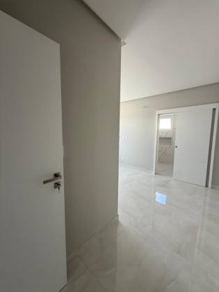 Casa Moderna à Venda no Condomínio Padang - Barra dos Coqueiros