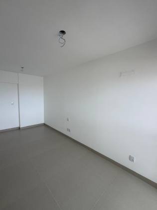 APARTAMENTO À VENDA NO BAYSIDE RESIDENCE - COROA DO MEIO