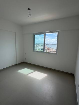 APARTAMENTO À VENDA NO BAYSIDE RESIDENCE - COROA DO MEIO