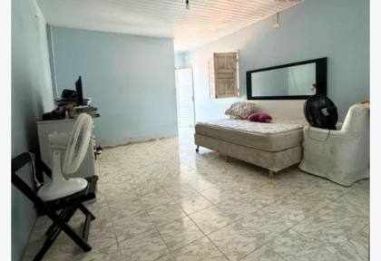 Casa em rua pública à Venda na Aruana