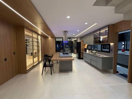 Casa a venda no Alphaville Sergipe - 4/4, piscina, acabamento diferenciado