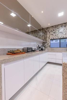 Casa à venda no Condomínio Costa Marina -4/4 | 3 suítes | Frente Leste | Área gourmet e piscina