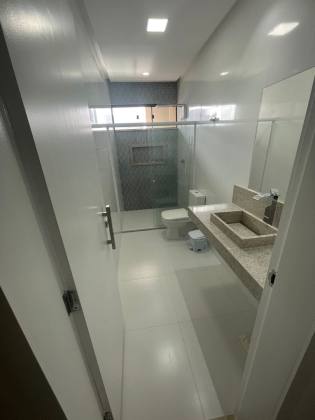 Casa à venda no Condomínio Costa Marina -4/4 | 3 suítes | Frente Leste | Área gourmet e piscina