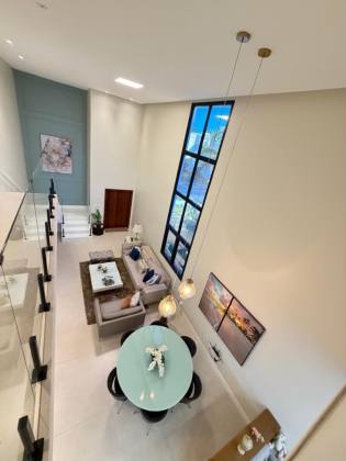 Casa à venda no Condomínio Portal do Sol - 4 suítes | 1 no térreo | Área gourmet com piscina | Próxima à praia