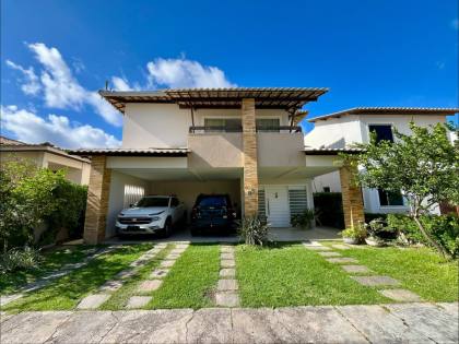 Casa Ampla com Piscina Privativa no Condomínio Biratan Carvalho