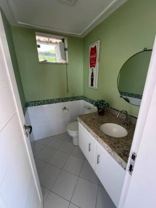 Casa Ampla com Piscina Privativa no Condomínio Biratan Carvalho