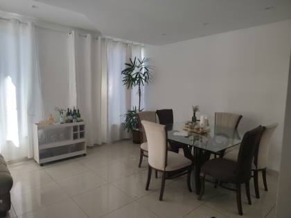 Casa Ampla á Venda no Luzia