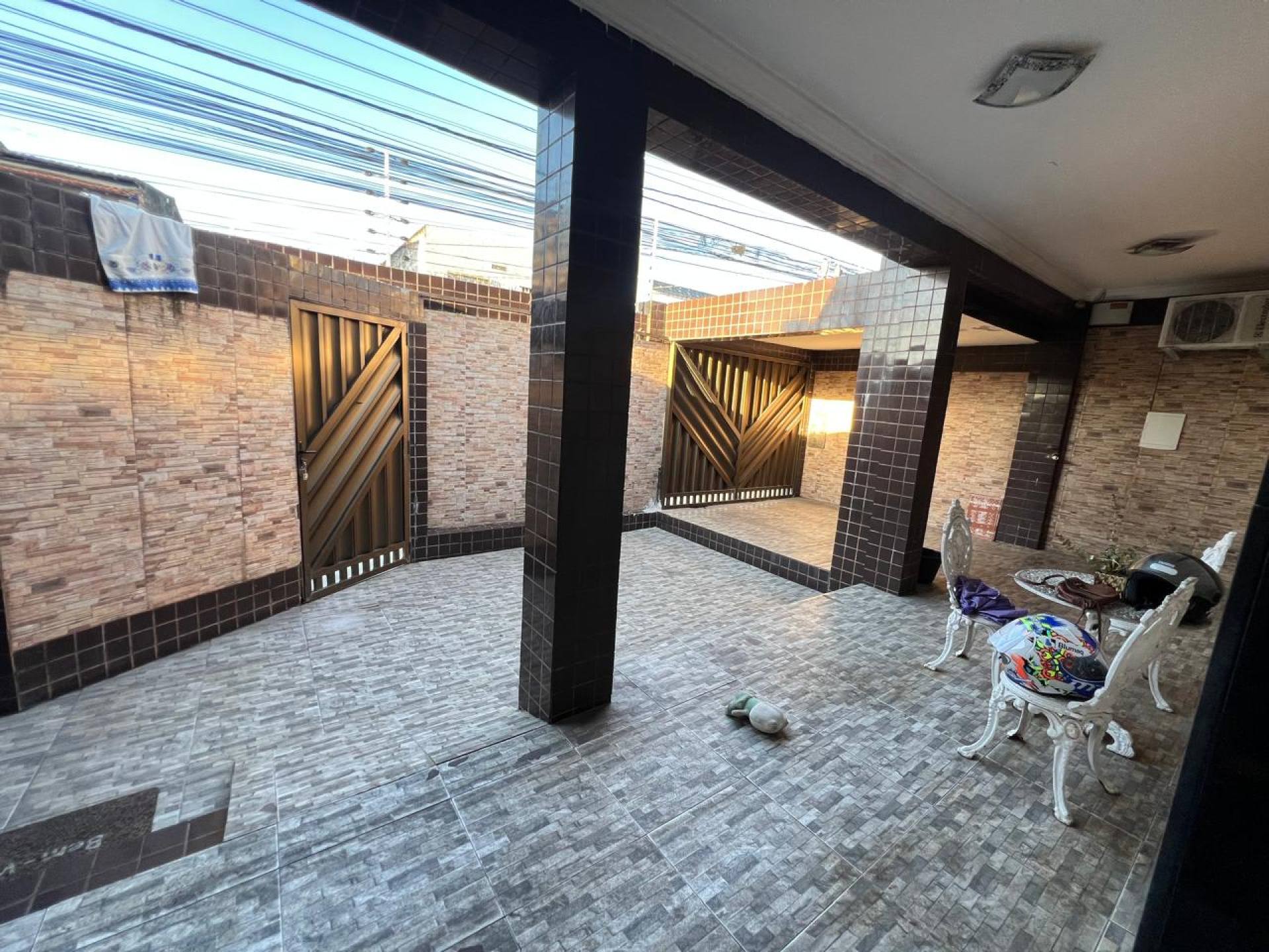 Casa Ampla com 3 Quartos e Excelente Localização no José Conrado Araújo
