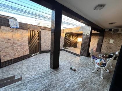 Casa Ampla com 3 Quartos e Excelente Localização no José Conrado Araújo
