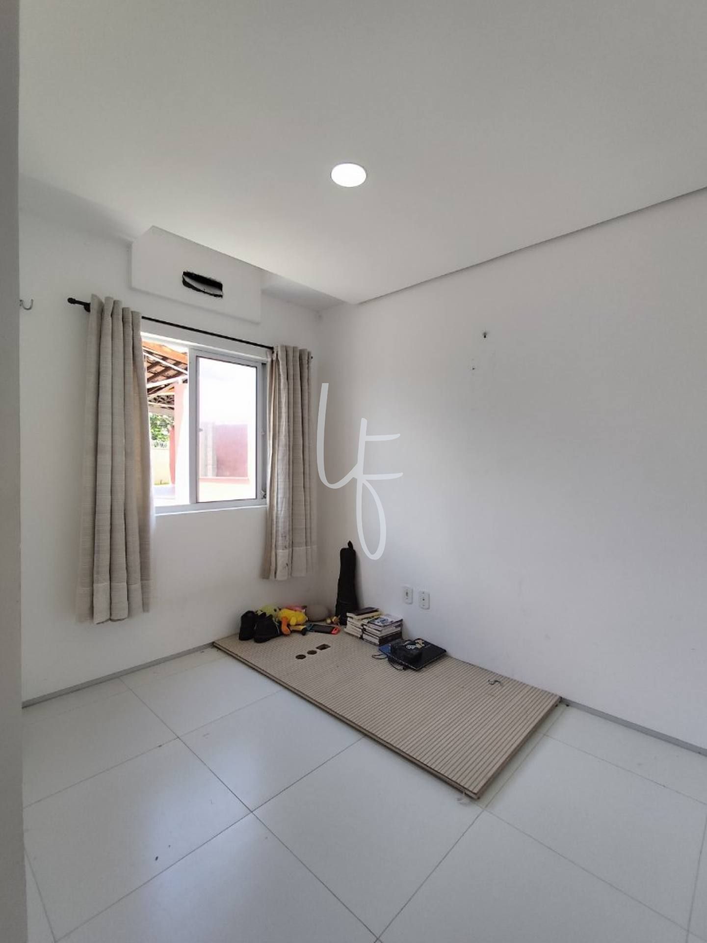 Apartamento - Condomínio Parque das Flores