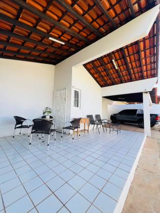 Casa de Rua - Av. Zequinha Freire