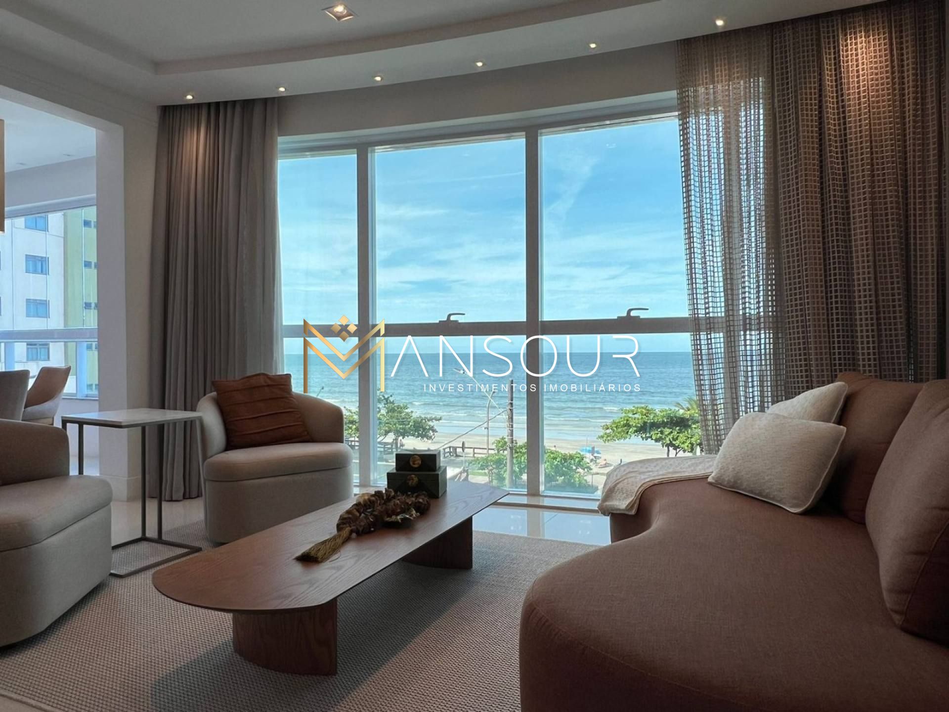 FINAMENTE MOBILIADO Apartamento 4 suítes sendo 1 suíte master