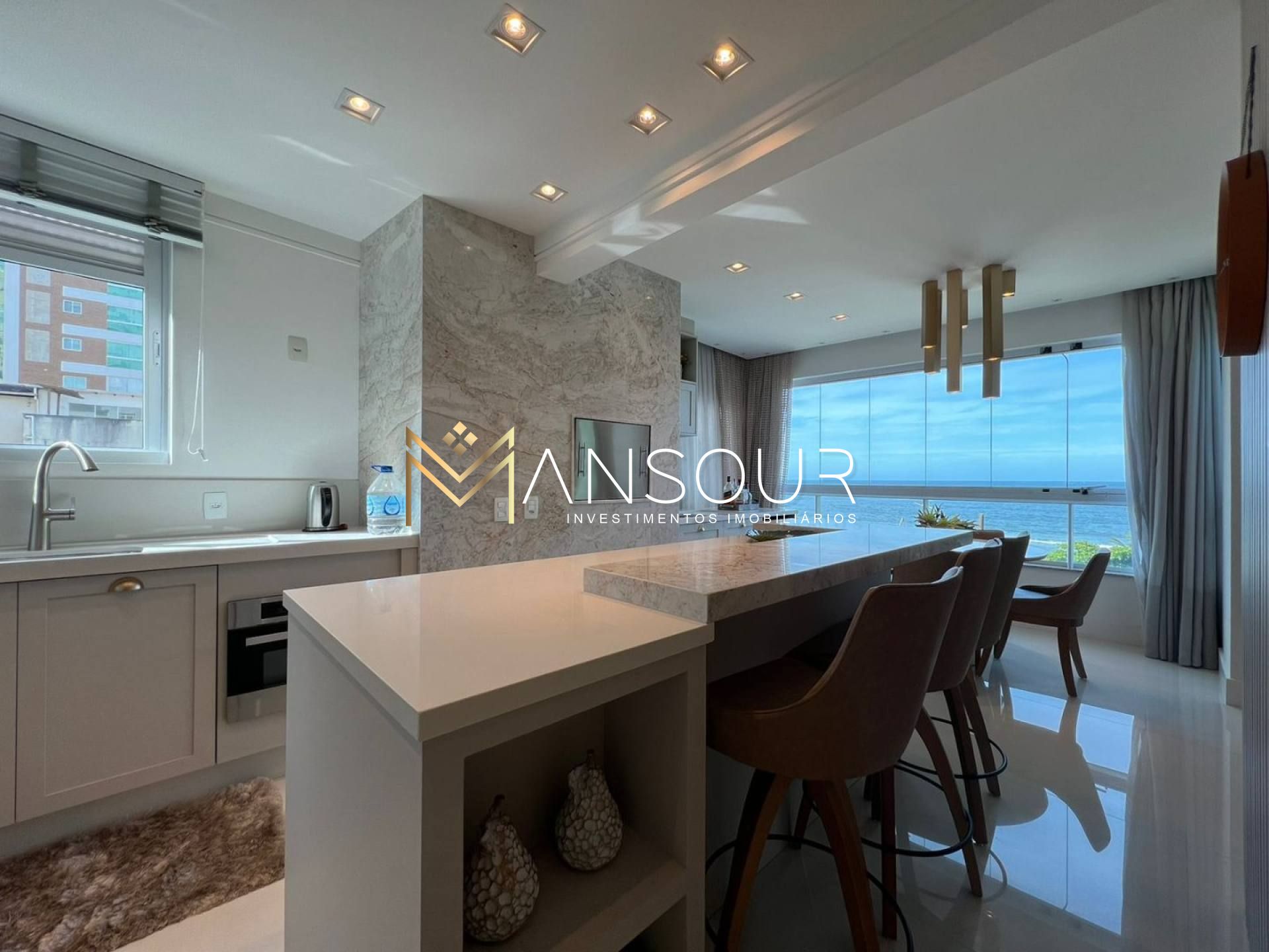 FINAMENTE MOBILIADO Apartamento 4 suítes sendo 1 suíte master