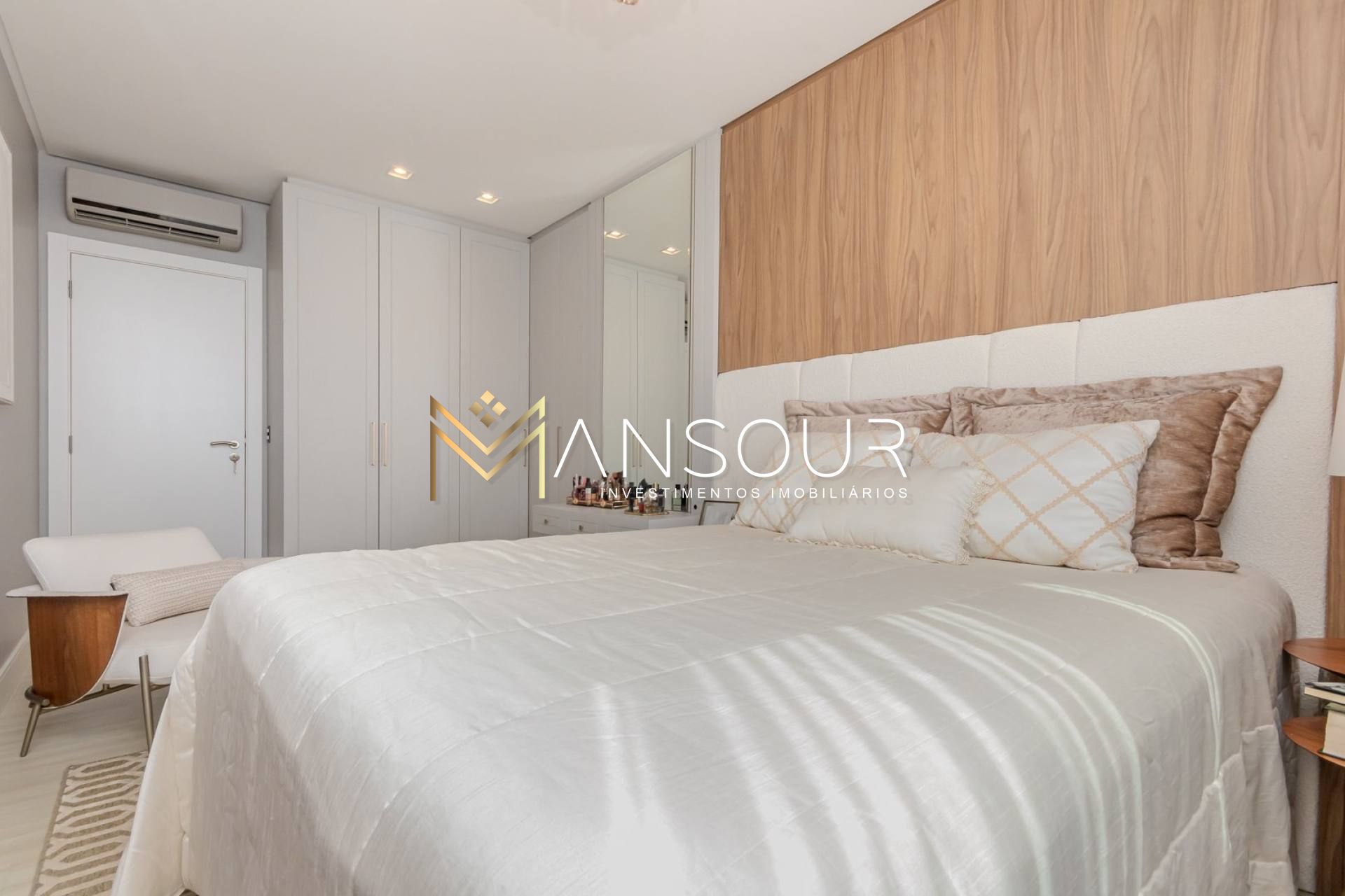 Luxuoso Apartamento 3 suítes