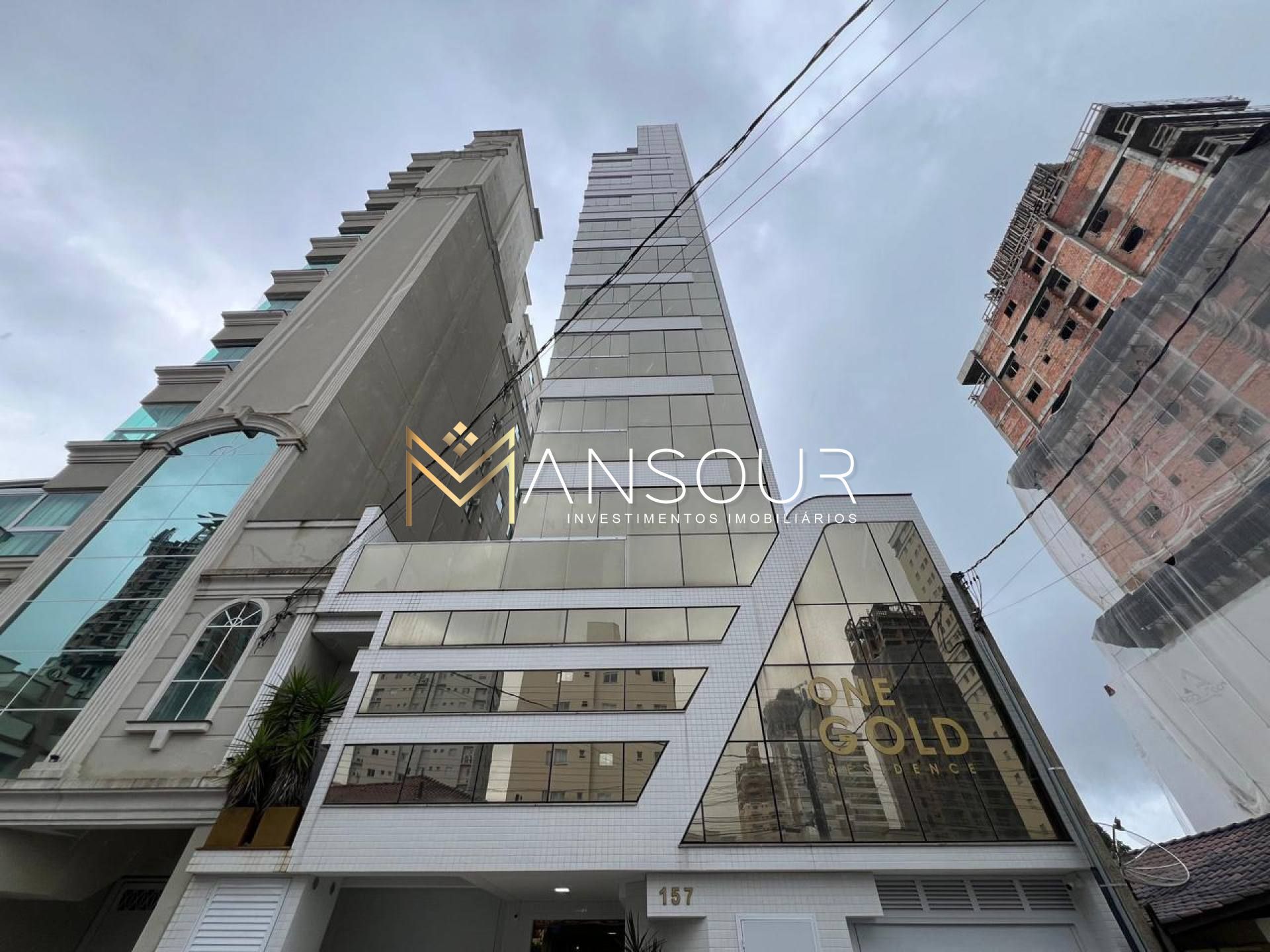 EXCLUSIVO MEIA PRAIA - Apartamento 03 suítes