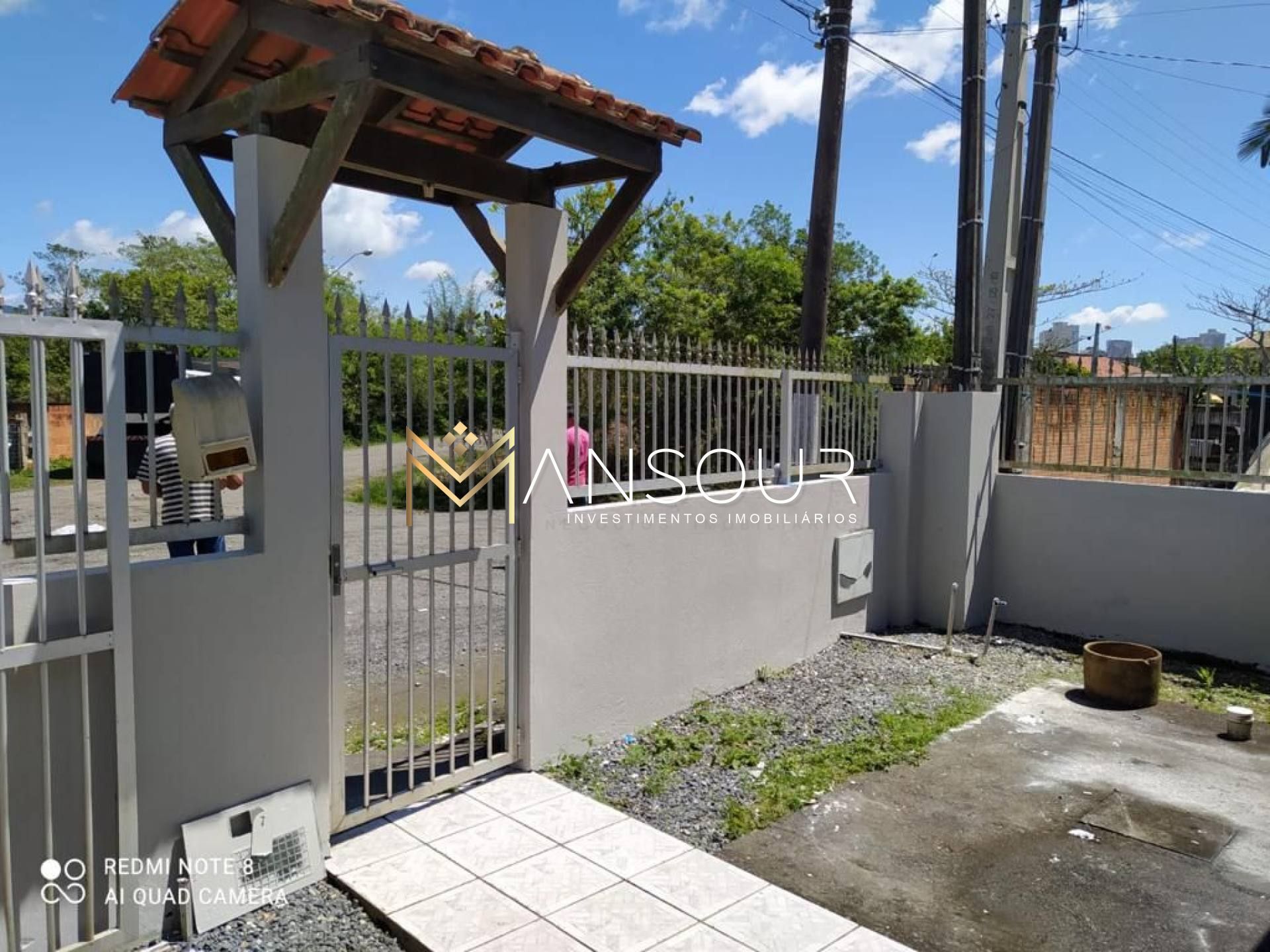 LOCALIZAÇÃO PRIVILEGIADA Casa 03 Dormitórios sendo 01 suíte