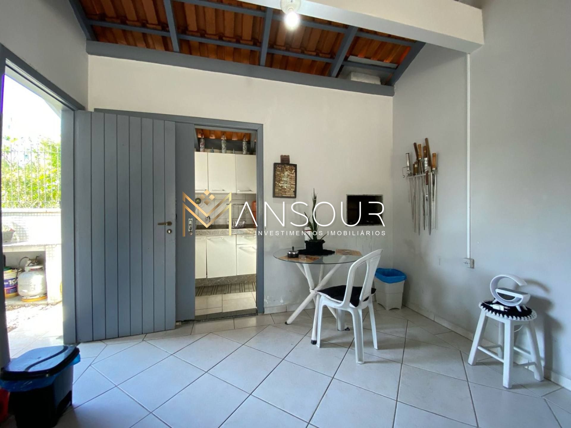 CONDIÇÃO ESPECIAL Casa 03 Dormitórios sendo 01 suíte
