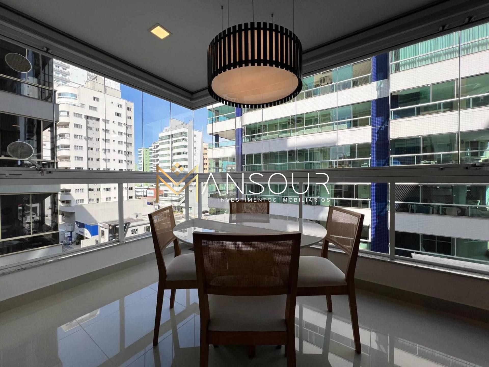 LUXUOSO Apartamento 03 suítes