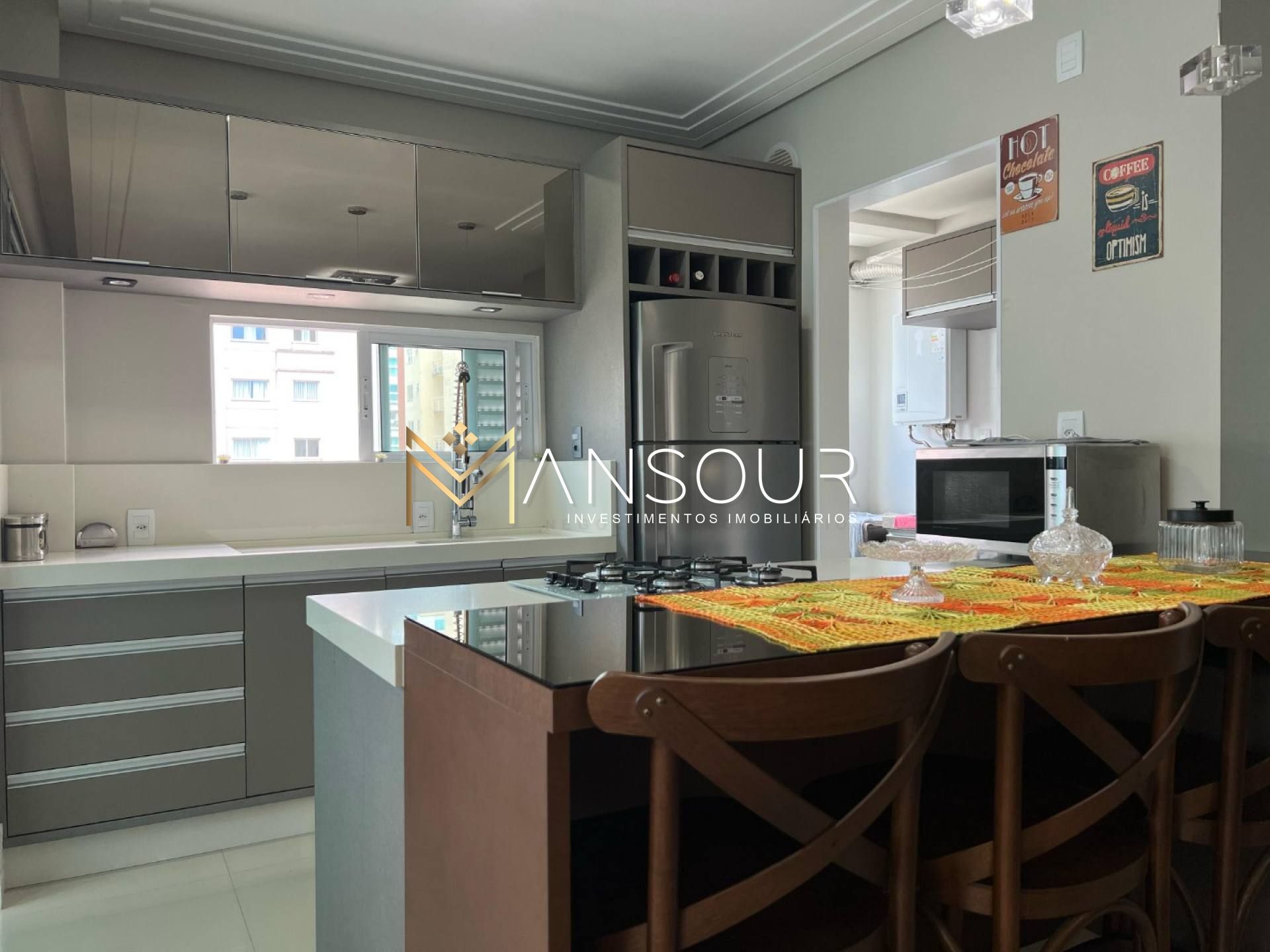 MEIA PRAIA Apartamento 03 suítes