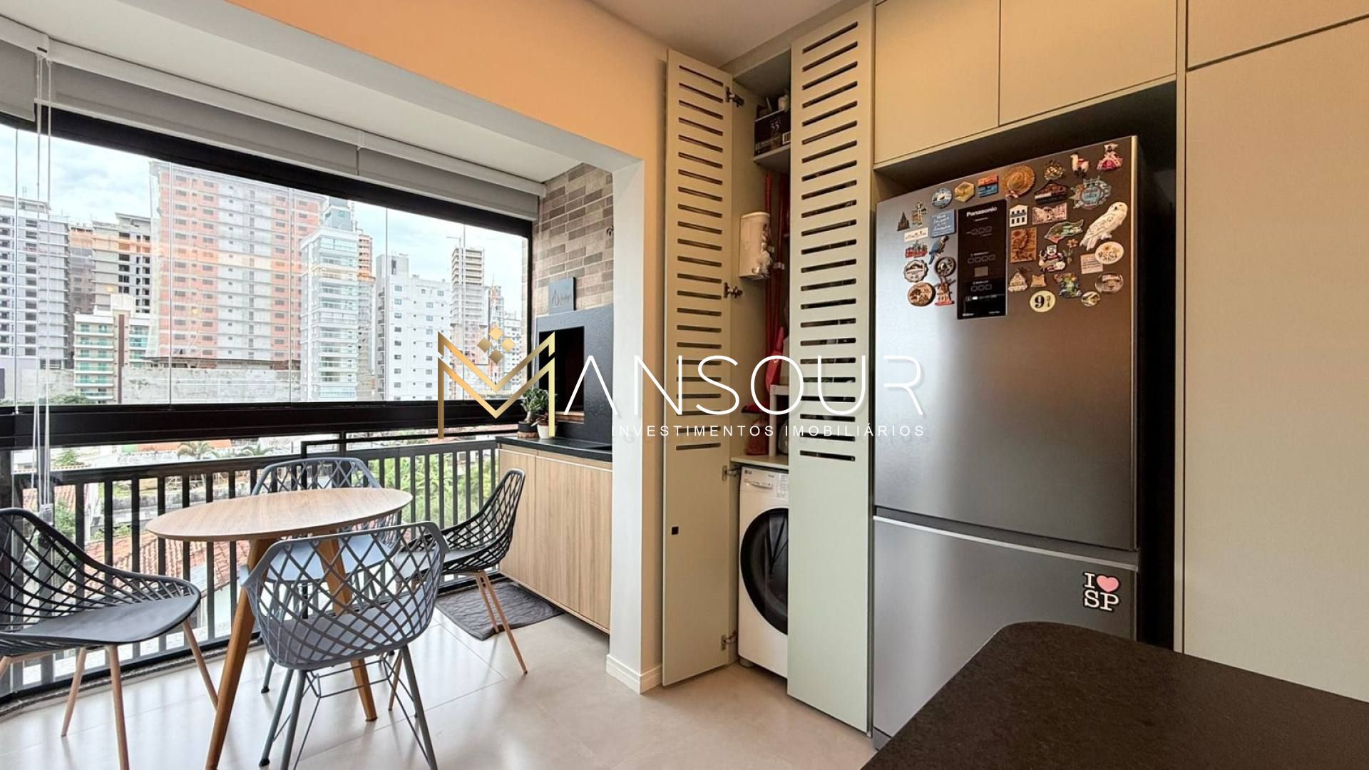 FINAMENTE MOBILIADO Apartamento 02 Dormitórios sendo 01 suíte