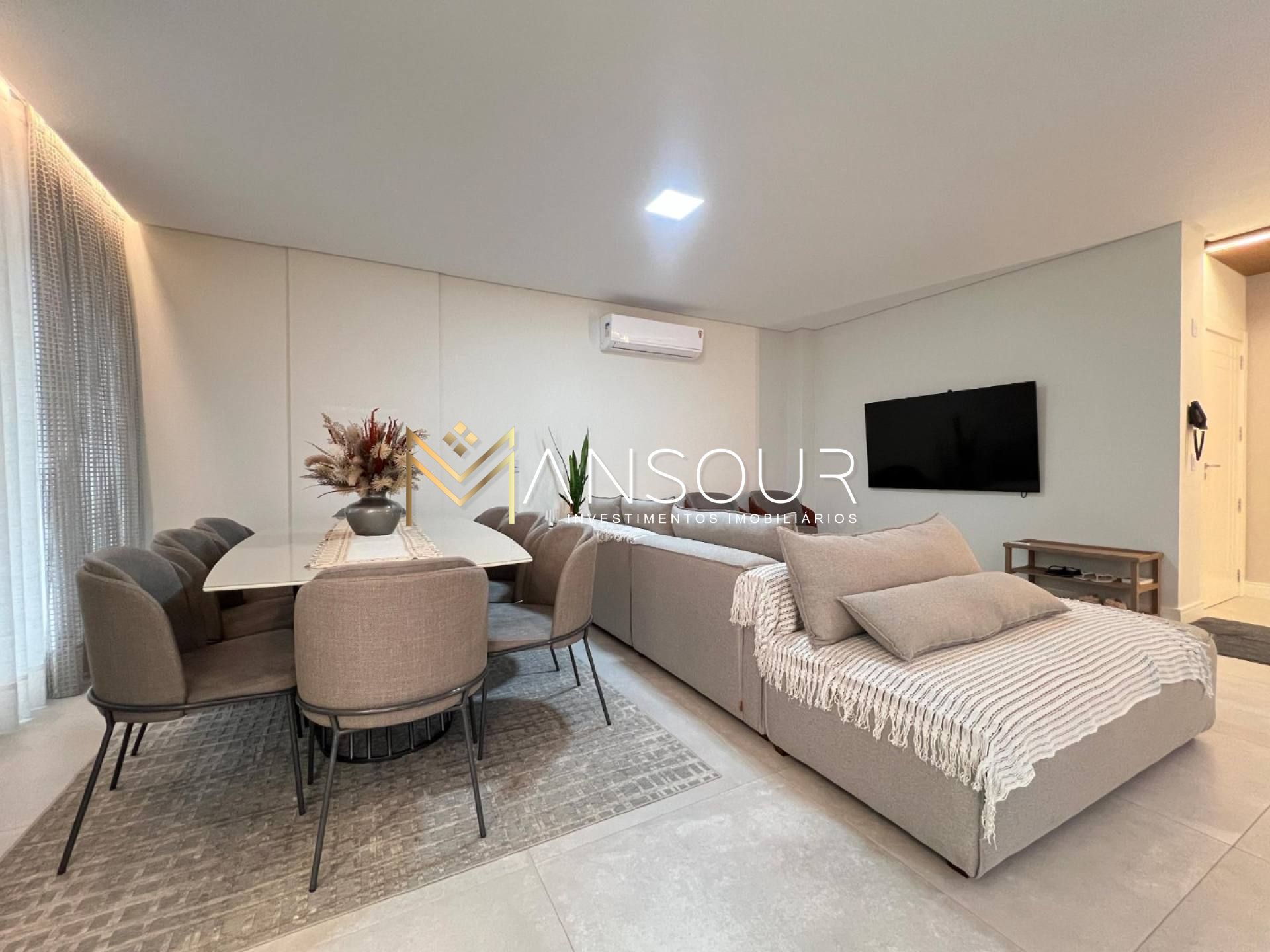 MOBILIADO Apartamento 04 suítes sendo 01 suíte Master