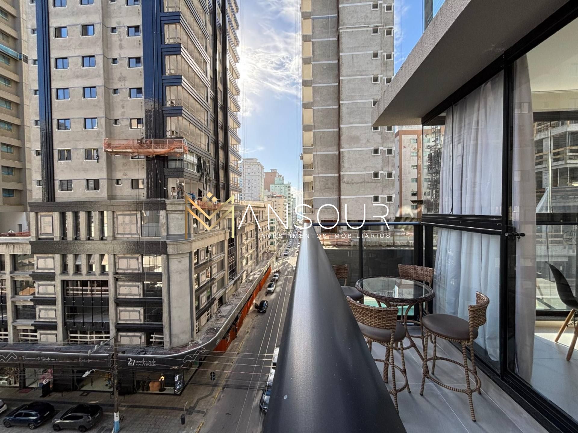 FINAMENTE MOBILIADO Apartamento 03 suítes