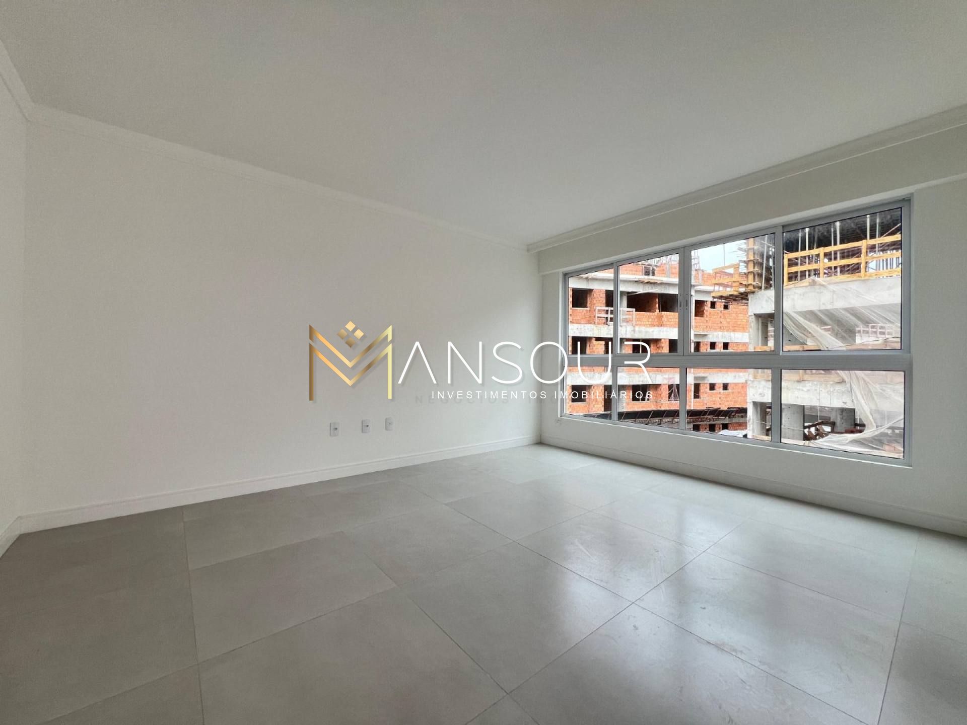 BEM LOCALIZADO Apartamento 2 suítes