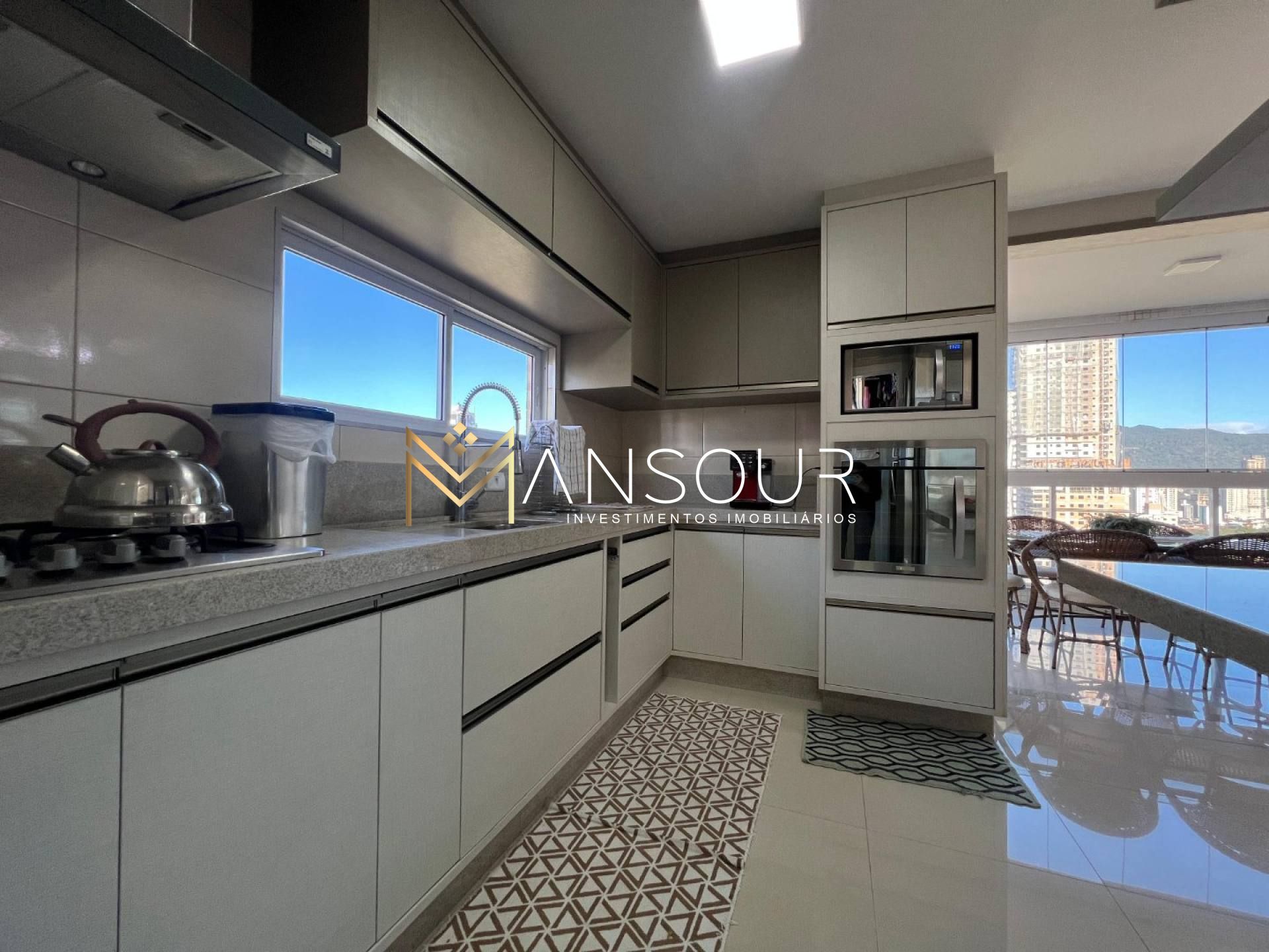 SOFISTICADO Apartamento mobiliado 03 suítes sendo 01 Master