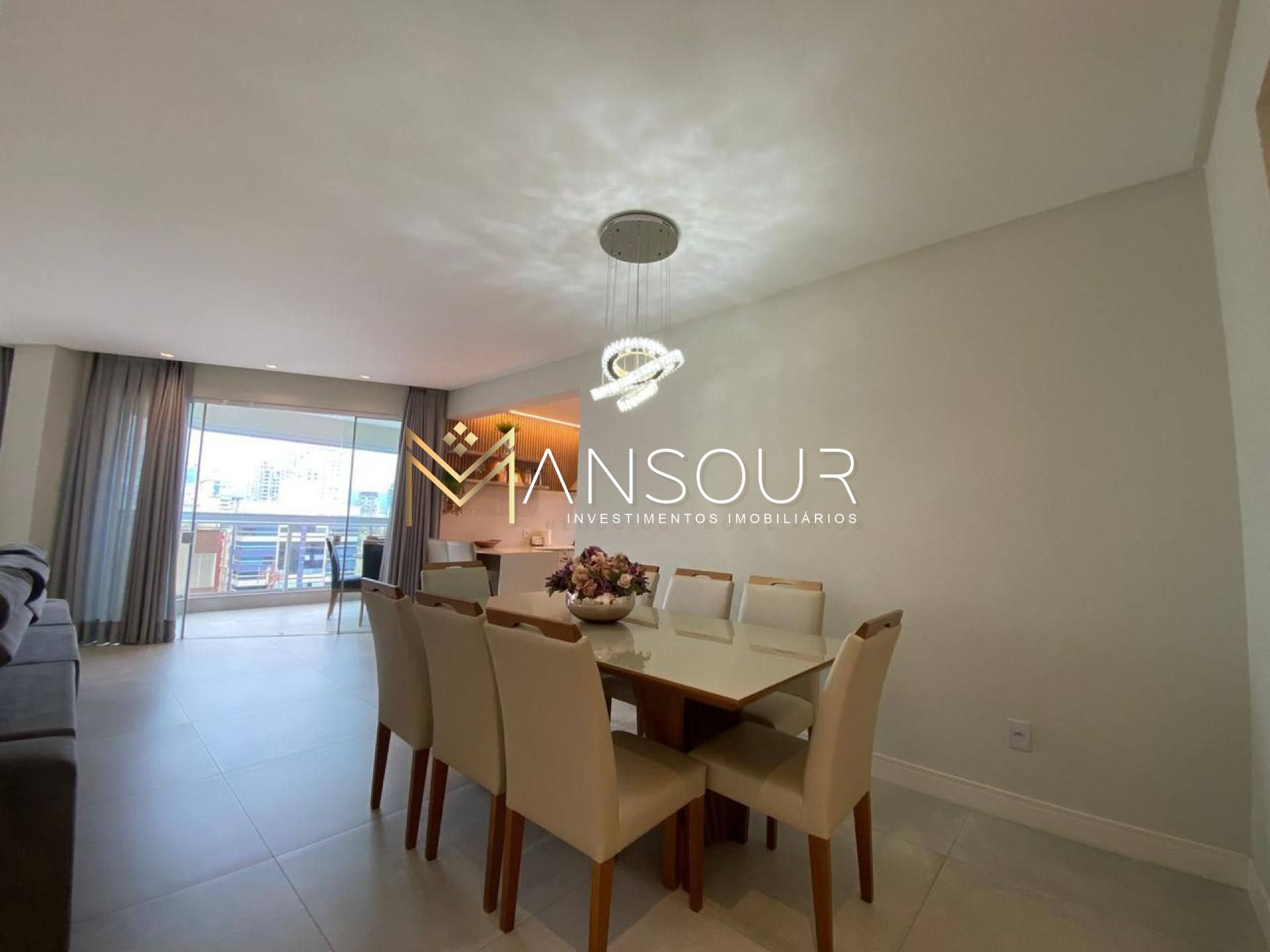 COMODIDADES SOFISTICADAS E VISTA INCRÍVEL  Apartamento 04 suítes