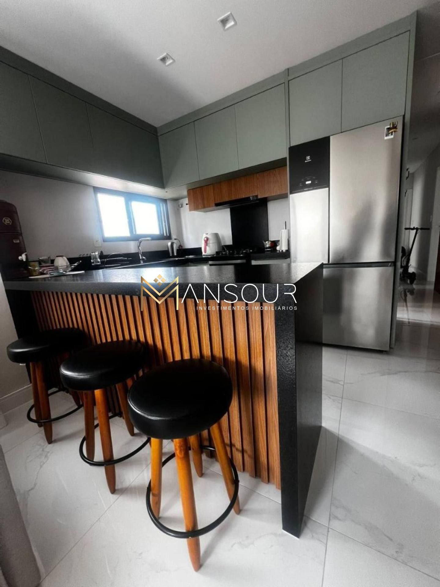 MOBILIADO Apartamento 03 Dormitórios sendo 02 suítes