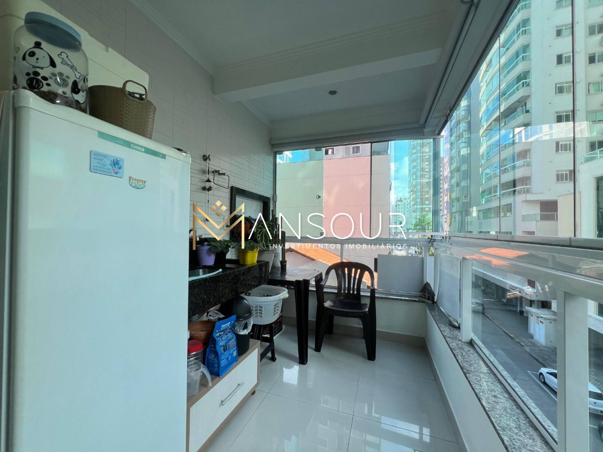 MOBILIADO Apartamento 03 suítes