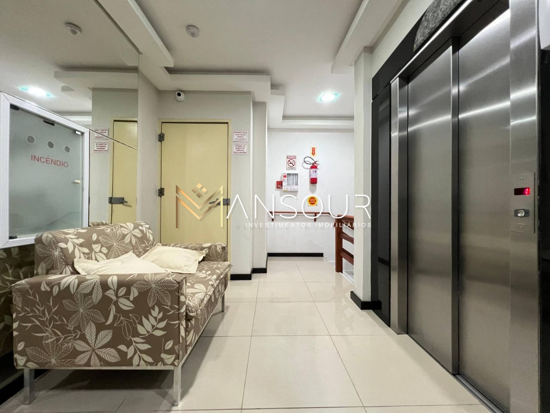 MEIA PRAIA Apartamento 03 suítes