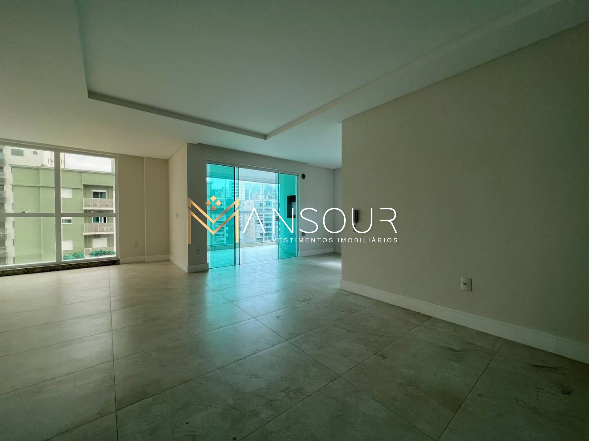 ALTO PADRÃO DE ACABAMENTO Apartamento 03 suítes